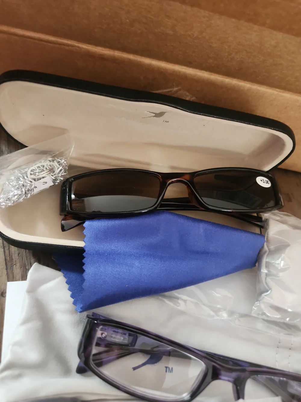 Hummingbird Set Of 6 Reading Glasses 3.0 with Carry Pouches